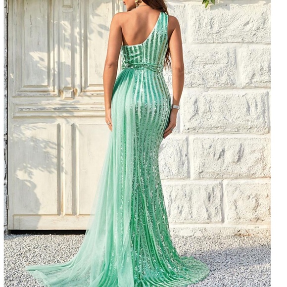 Luxe One Shoulder Pleated Party Prom Wedding Formal Dress - Picture 11 of 13